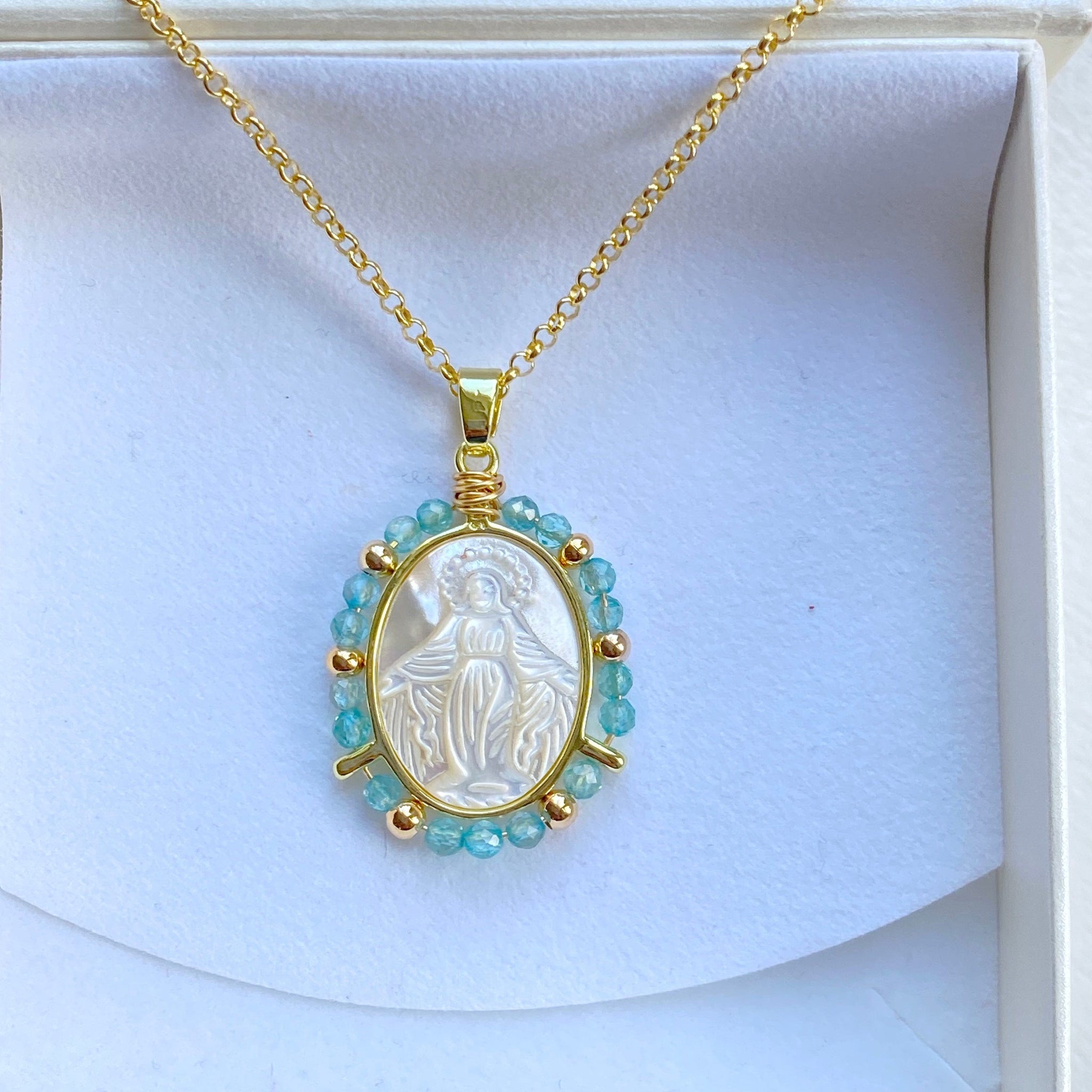 "Lourdes" Pendant Necklace in Apatite